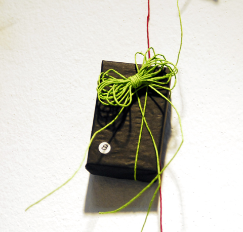 PaperPhine: Gift wrapping with paper twine