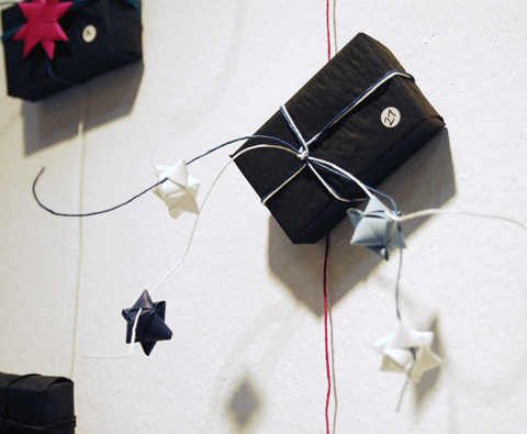 PaperPhine: Gift wrapping with paper twine