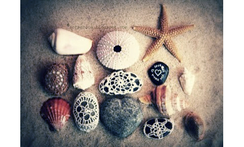 PaperPhine introduces: Crochet-Covered Stones by Giuliana Primavera / Crochet in Finest Paper Yarn