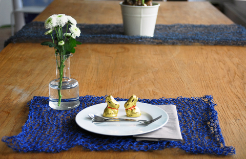PaperPhine: Kitted Place Mats made of Paper Twine / Table Runner / Paper Place Mat