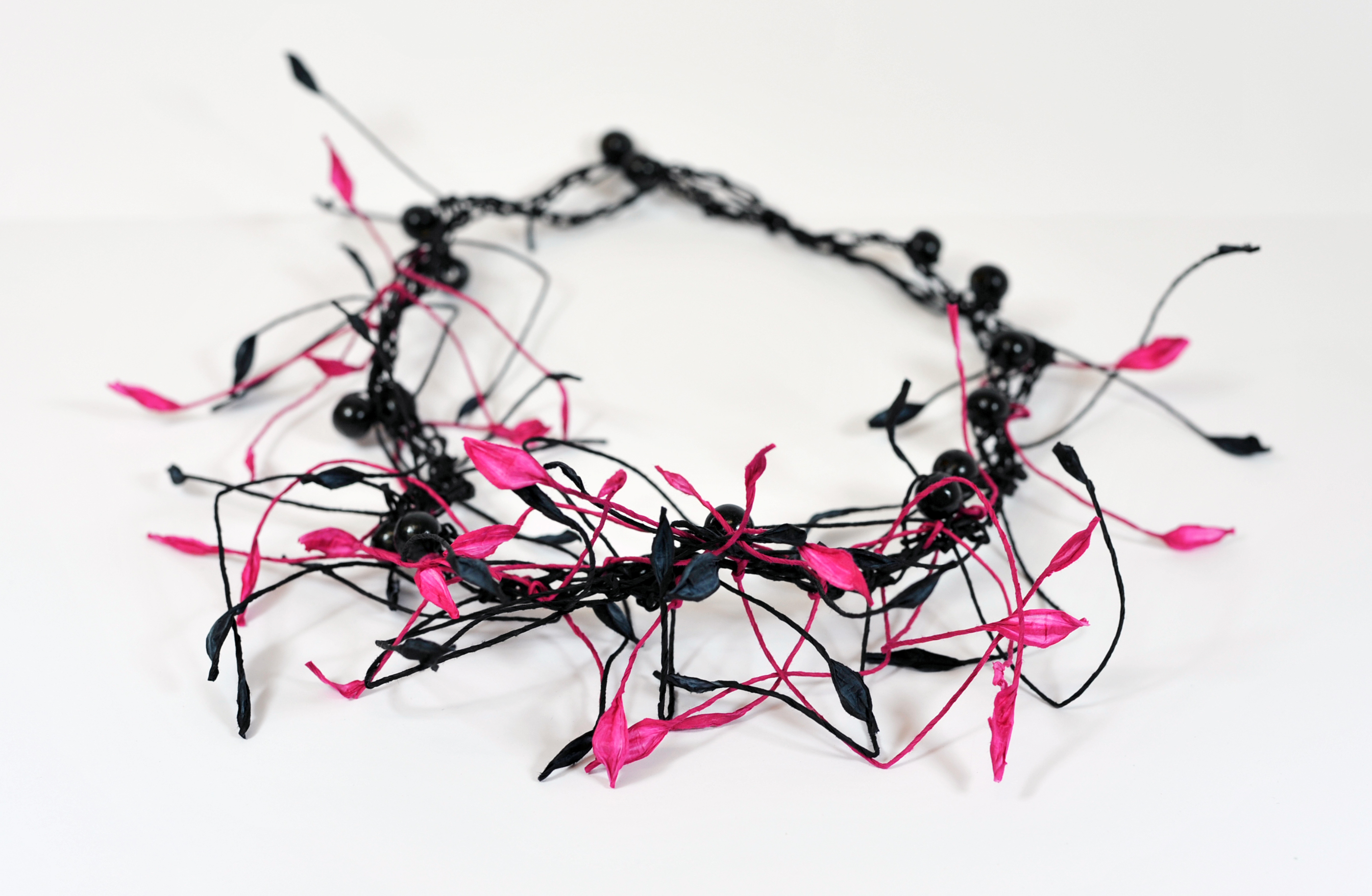 PaperPhine - Crochet Necklace - Paperjewelry - Paperjewellery - Evas Necklace - DIY - Paperyarn